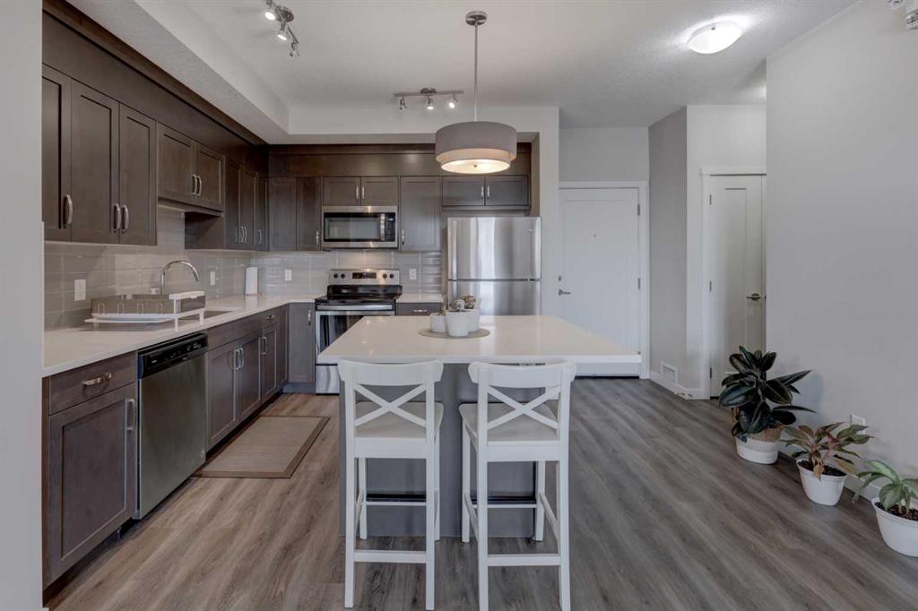 Picture for 410, 30 Shawnee Common SW