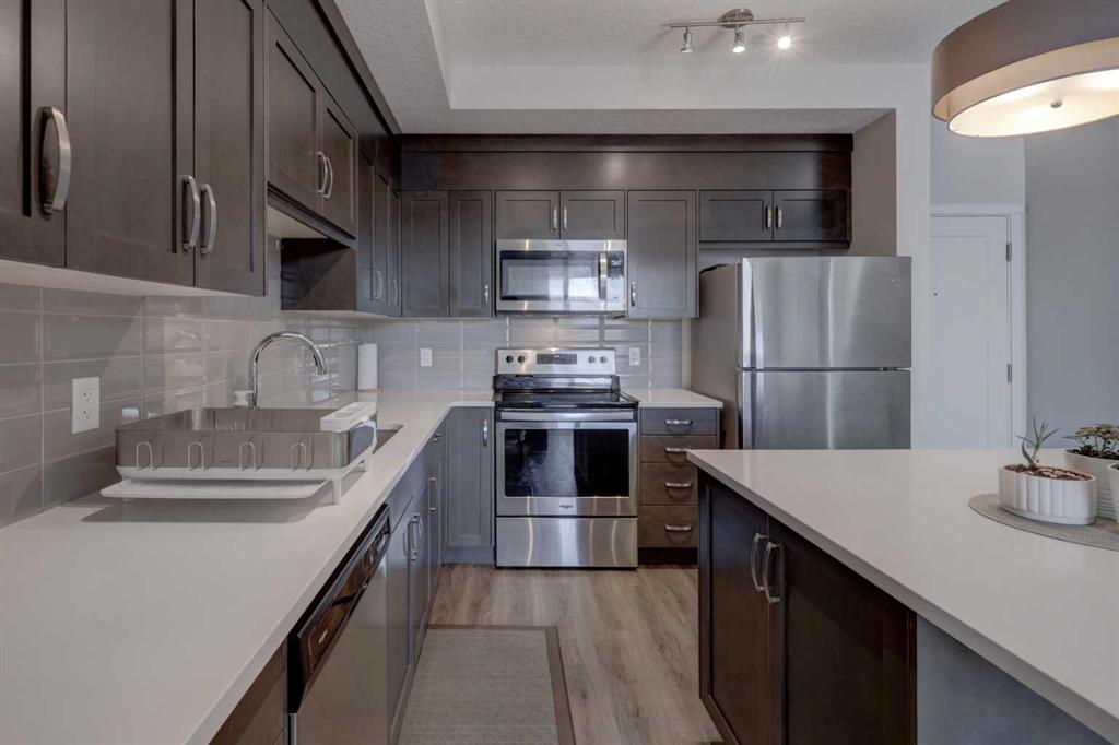 Picture for 410, 30 Shawnee Common SW