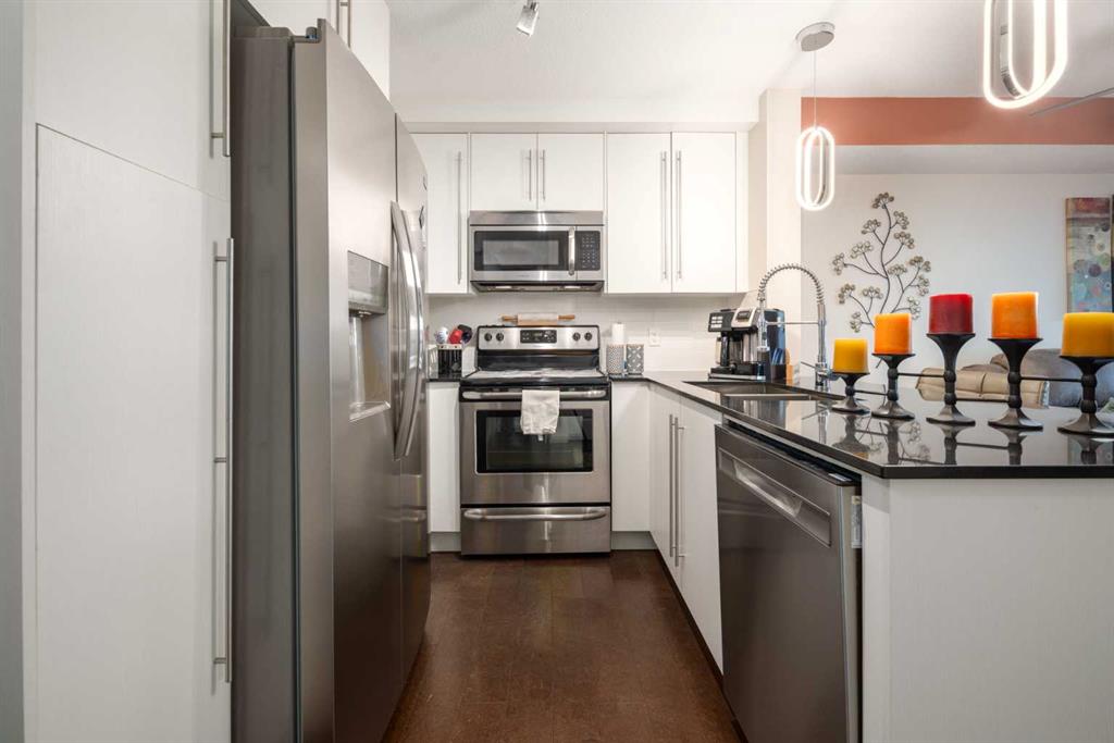 Picture for 2105, 11 Mahogany Row SE