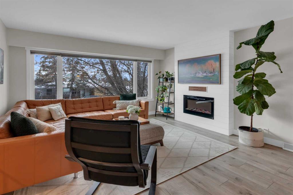 Picture for 184 Cornwallis Drive NW