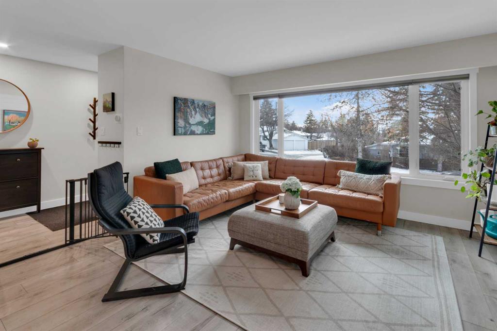 Picture for 184 Cornwallis Drive NW