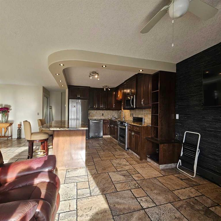 Picture for 410, 521 57 Avenue SW