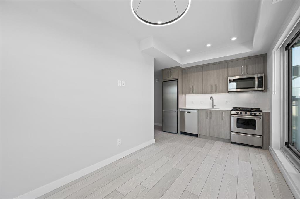 Picture for 402, 110 18A Street NW