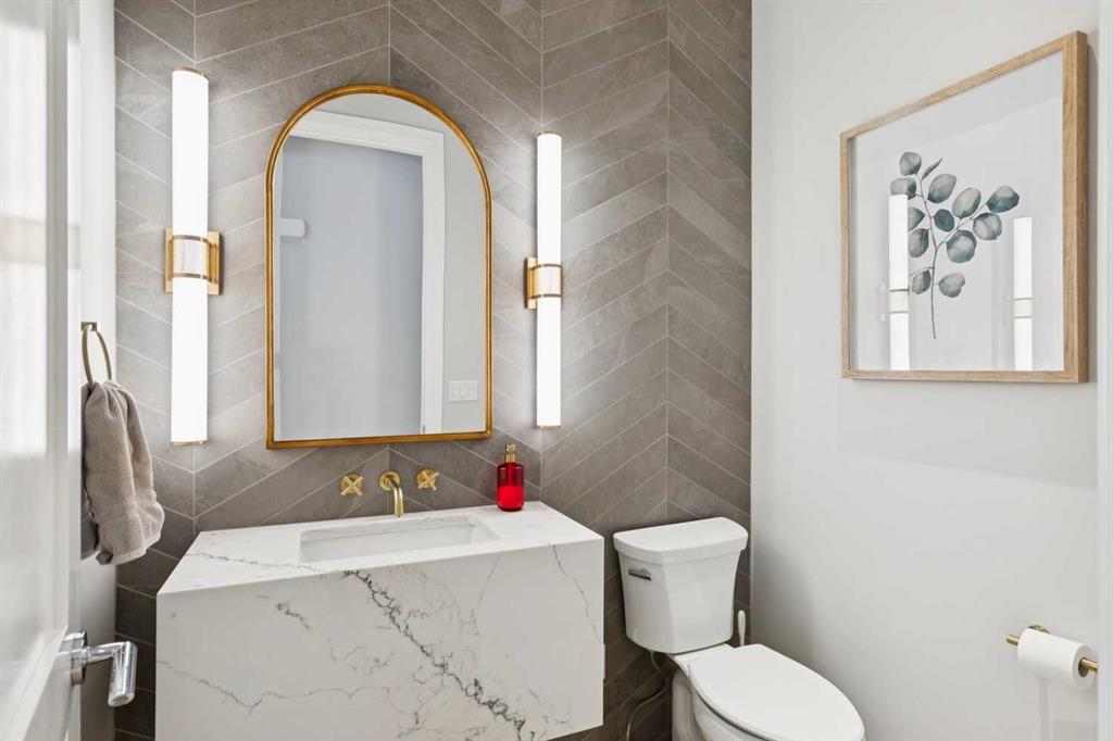 Picture for 1035 73 Street SW