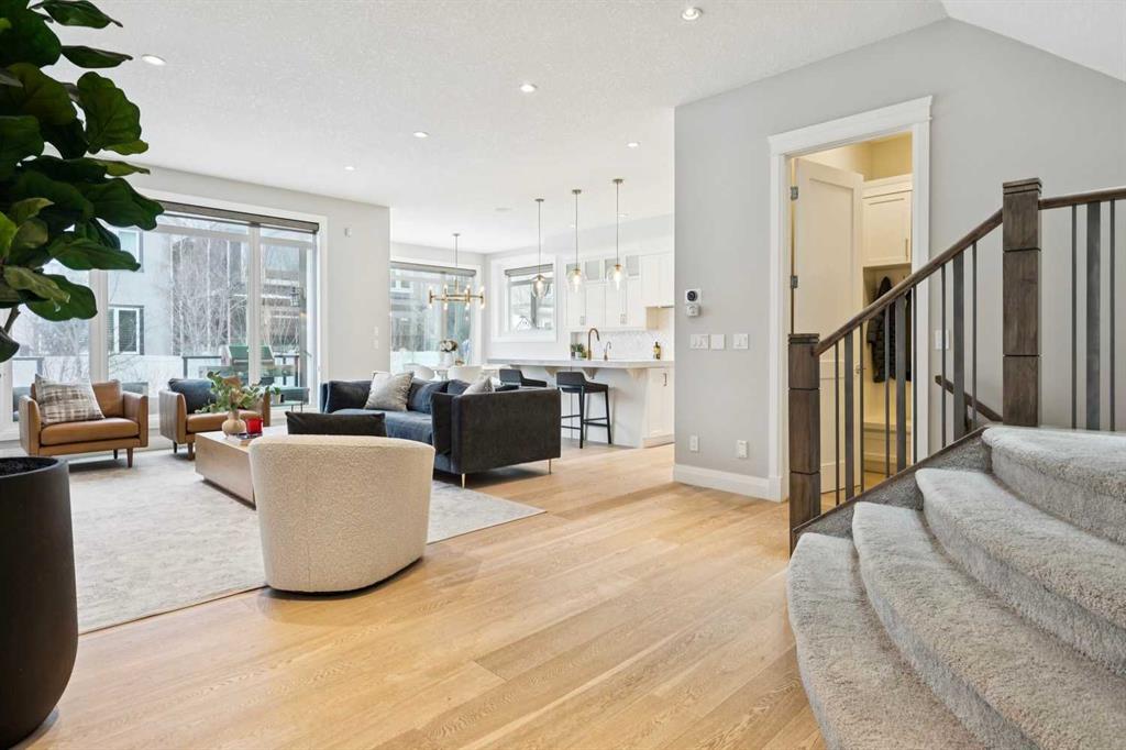 Picture for 1035 73 Street SW