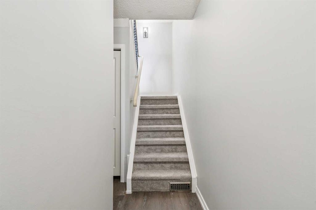 Picture for 98, 2519 38 Street NE