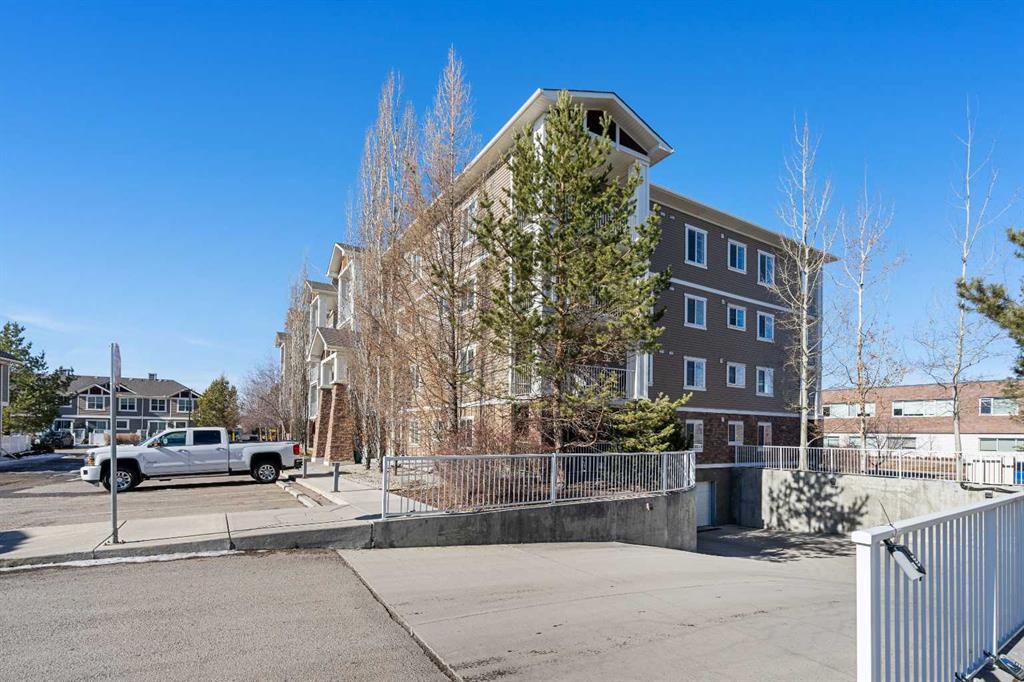 Picture for 203, 102 Cranberry Park SE