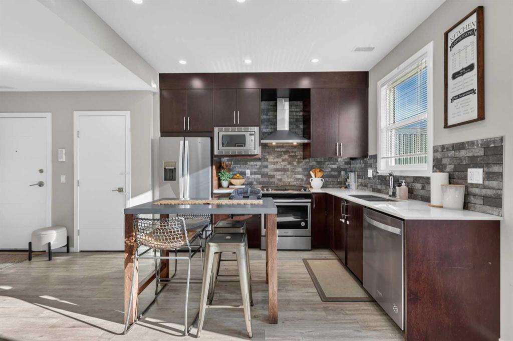 Picture for 203, 445 Redstone Walk NE