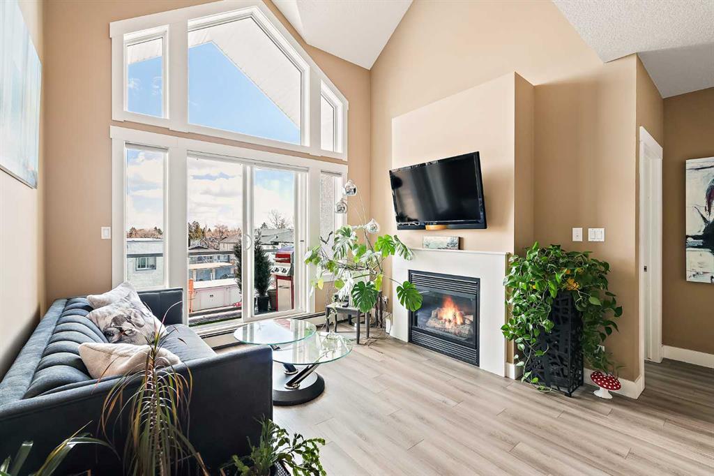 Picture for 304, 3501 15 Street SW