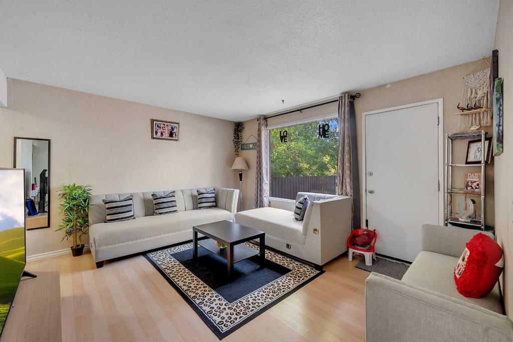 Picture for 61, 175 Manora Place NE