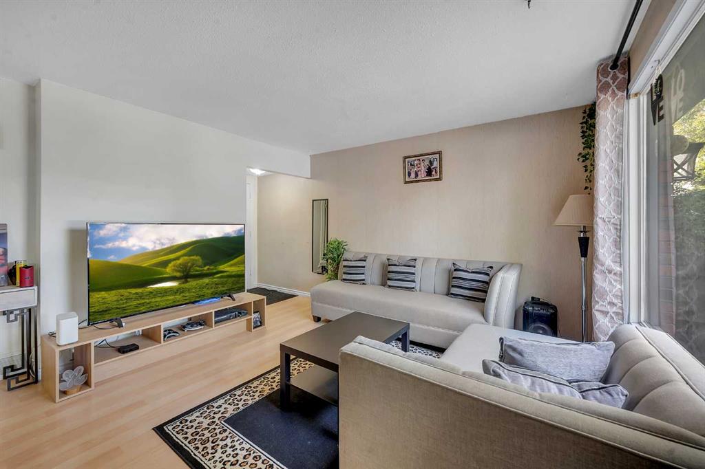 Picture for 61, 175 Manora Place NE