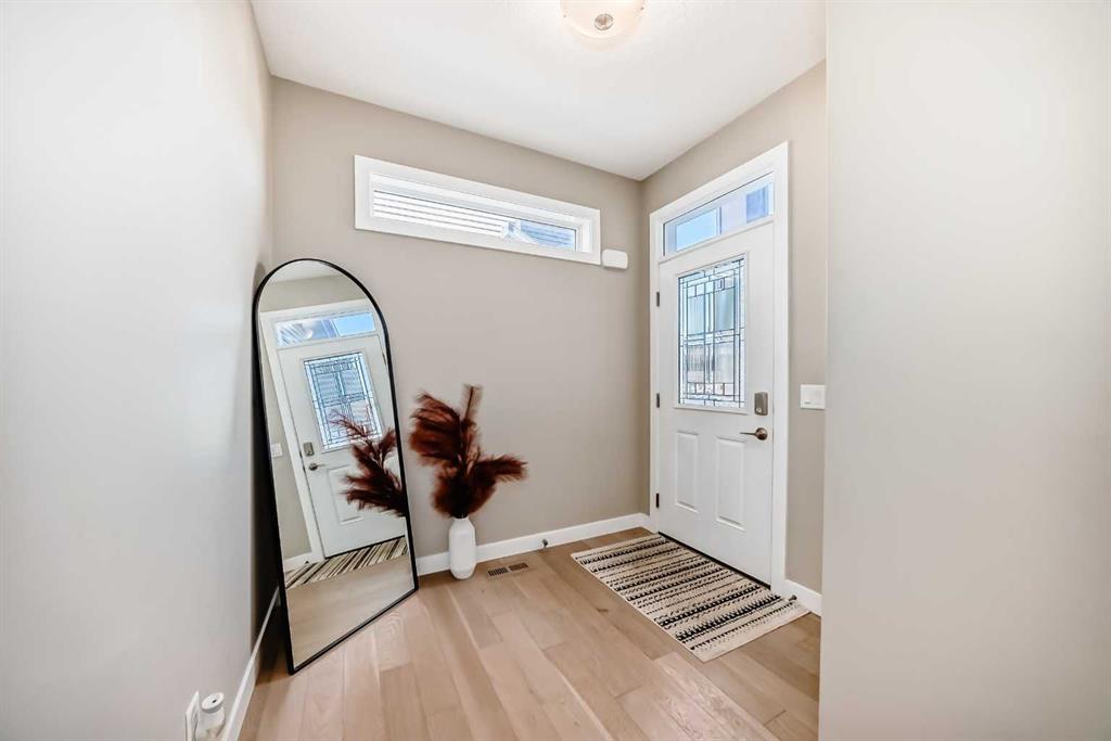 Picture for 215 Kinniburgh Road 