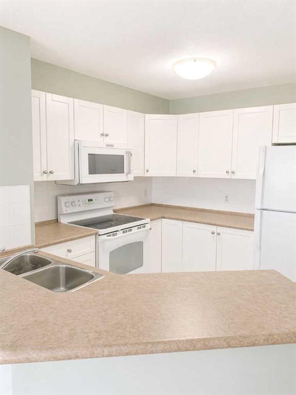 Picture for 1406, 505 Railway Street W