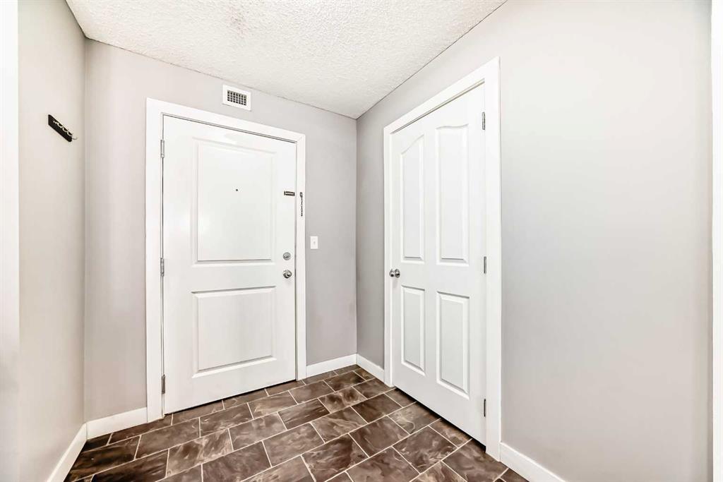 Picture for 4304, 403 Mackenzie Way SW