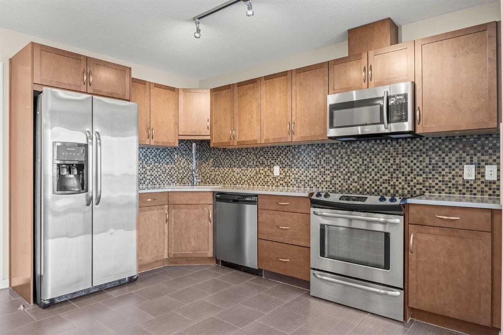 Picture for 2208, 1320 1 Street SE