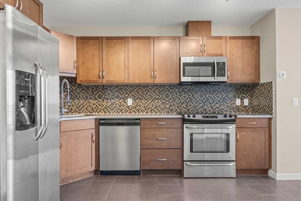 Picture for 2208, 1320 1 Street SE