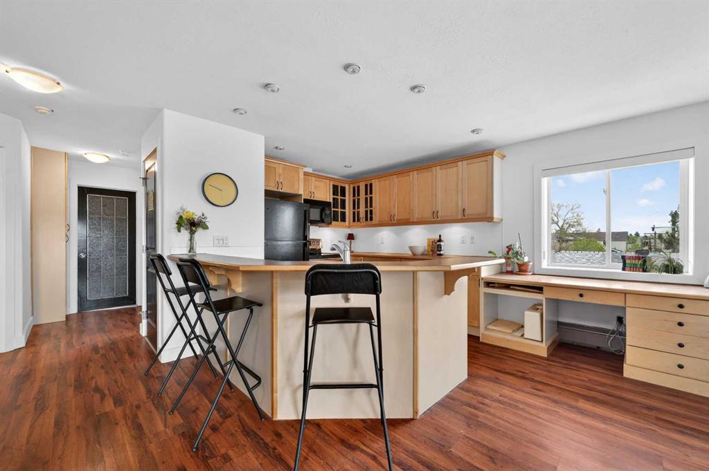 Picture for 401, 717 4A Street NE
