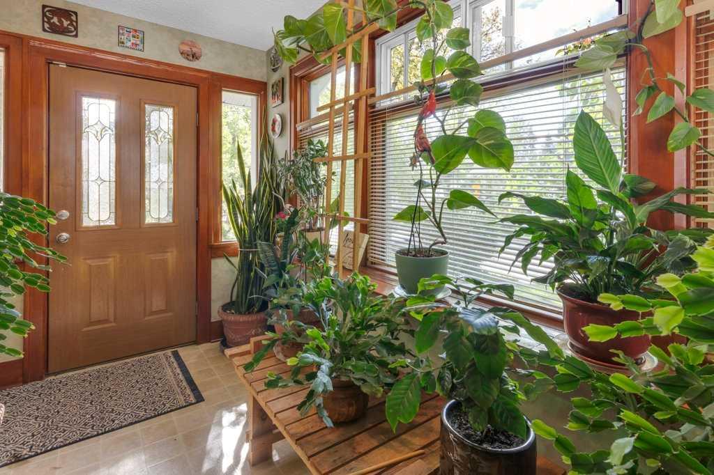 Picture for 326 8 Avenue NE