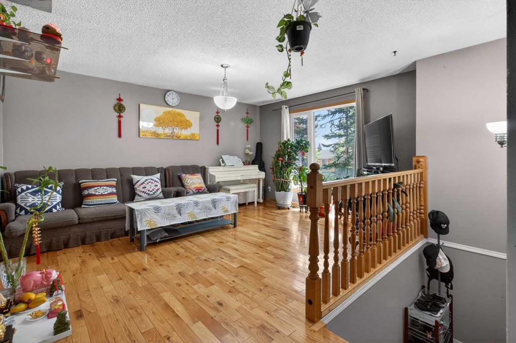 Picture for 124 Falchurch Crescent NE