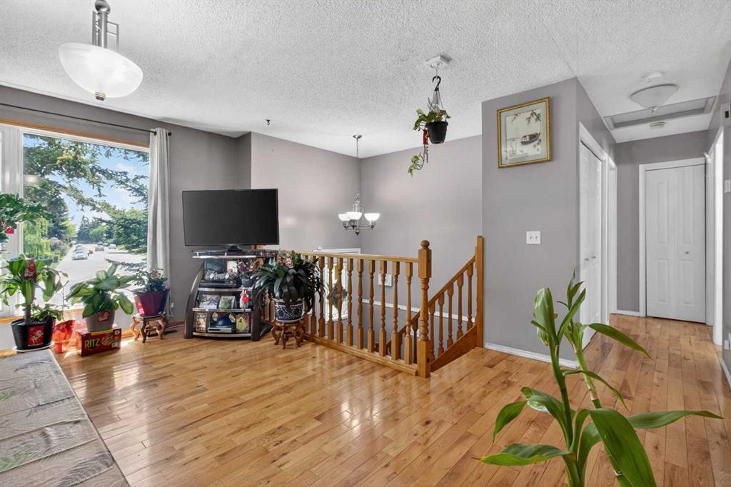 Picture for 124 Falchurch Crescent NE