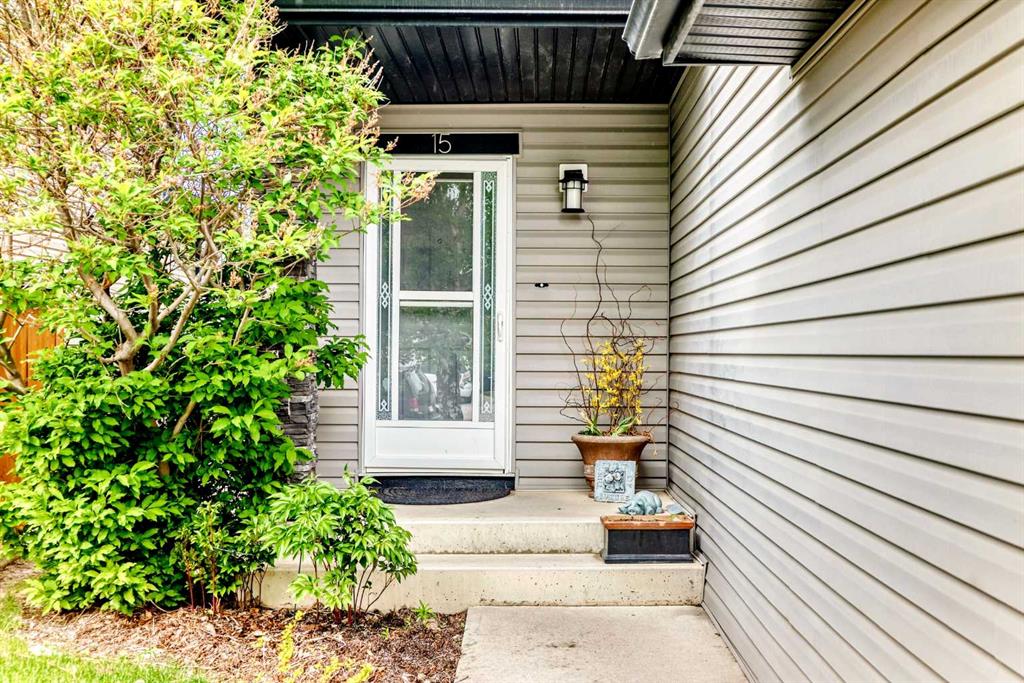 Picture for 15 Citadel Meadow Crescent NW
