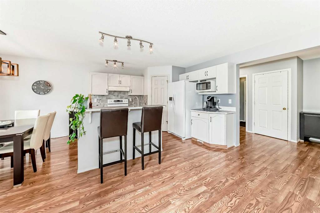 Picture for 15 Citadel Meadow Crescent NW