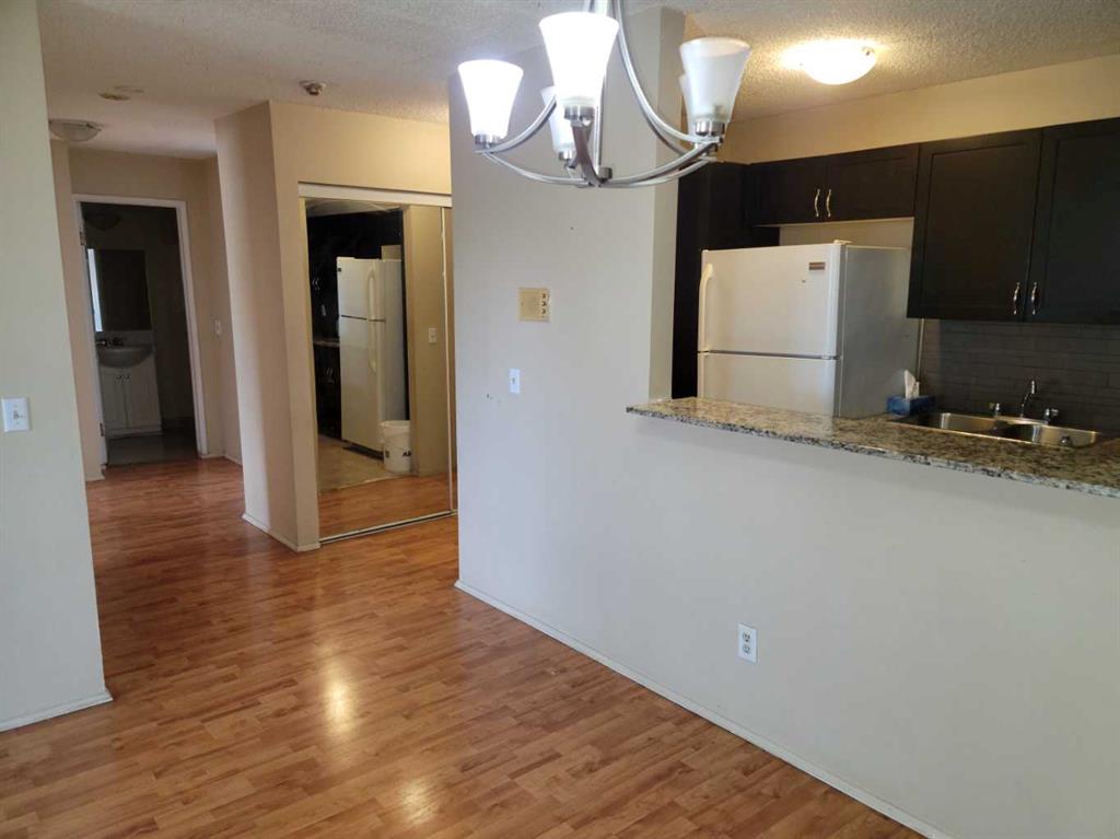 Picture for 209, 1712 38 Street SE