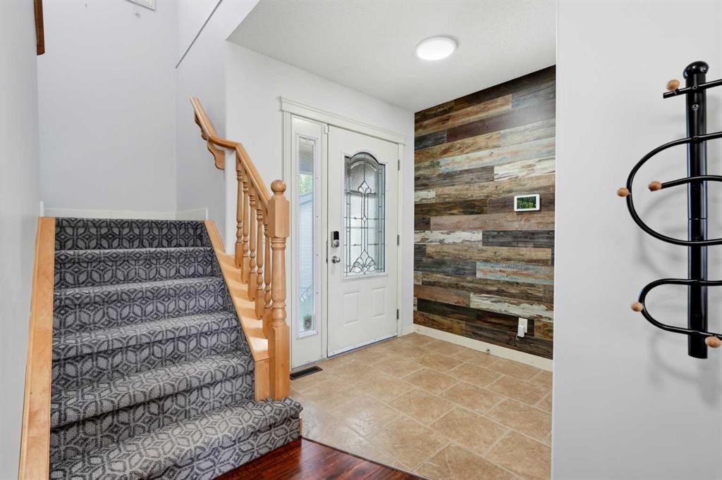 Picture for 156 Covehaven Terrace NE