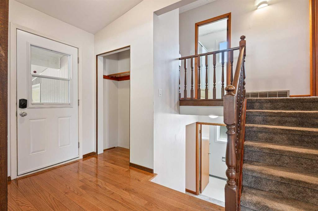 Picture for 77 Winslow Crescent SW