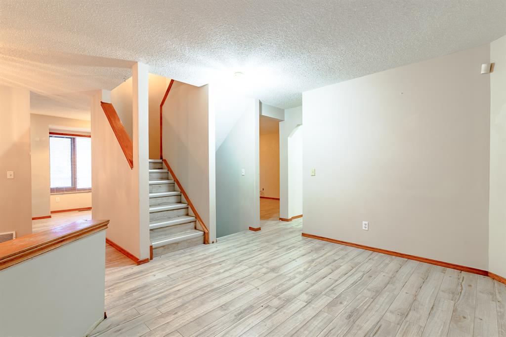      44 Applewood Court SE , Calgary, 0046   ,T2A 7P7 ;  Listing Number: MLS A2053043