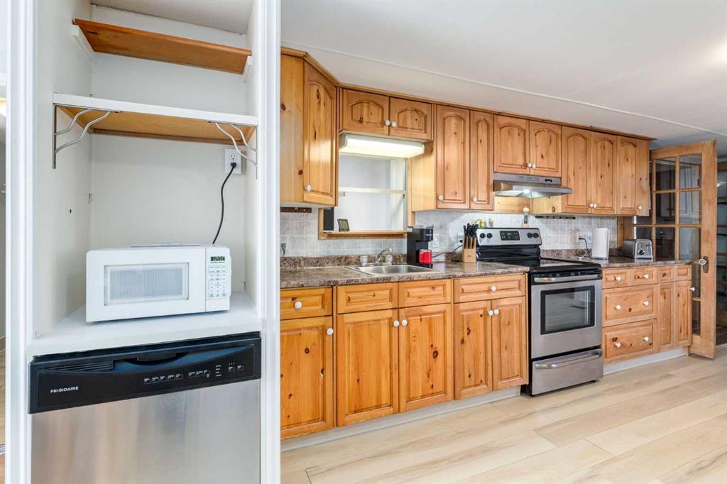 Picture for 431, 3223 83 Street NW https://www.cirrealty.ca/reb/creb/43/A2262443_11.jpg