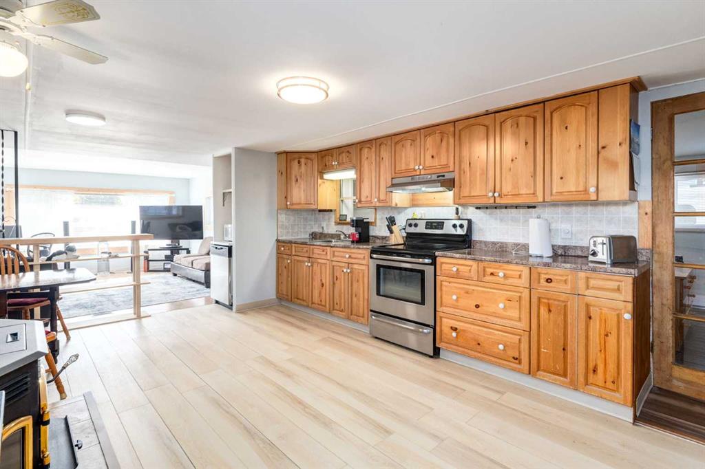 Picture for 431, 3223 83 Street NW https://www.cirrealty.ca/reb/creb/43/A2262443_13.jpg