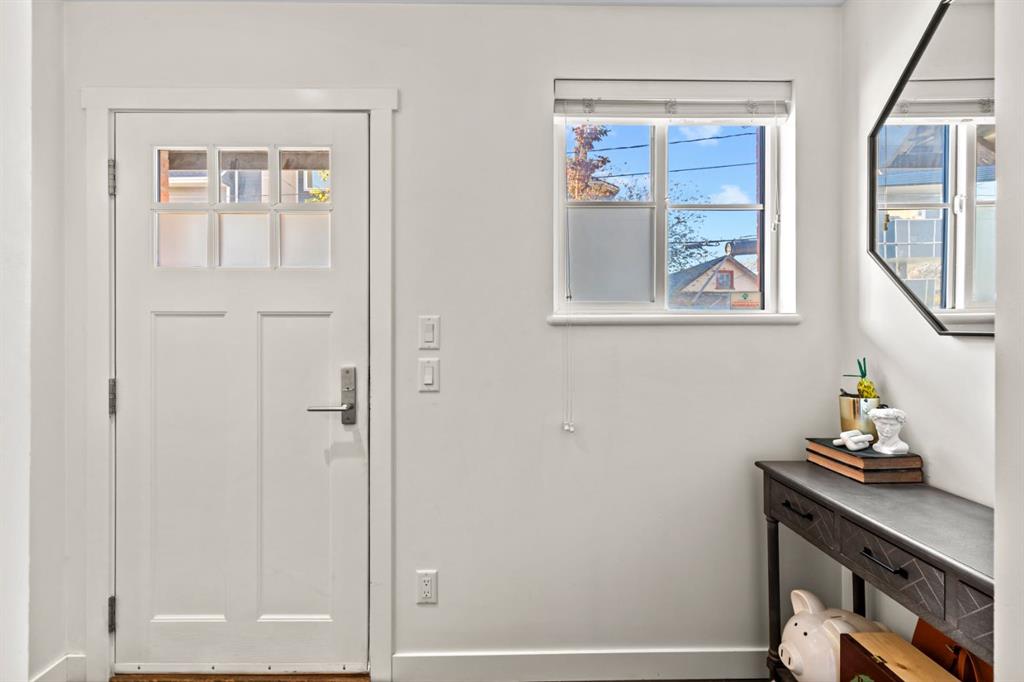 Picture for 101, 1818 14A Street SW