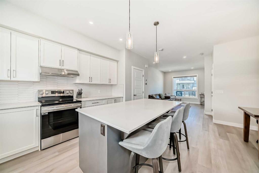 Picture for 934 Cobblemore Common SW https://www.cirrealty.ca/reb/creb/43/A2265943_11.jpg