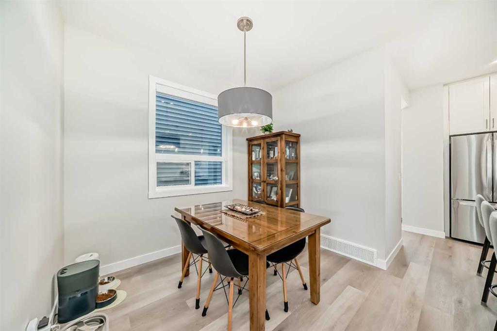 Picture for 934 Cobblemore Common SW https://www.cirrealty.ca/reb/creb/43/A2265943_13.jpg