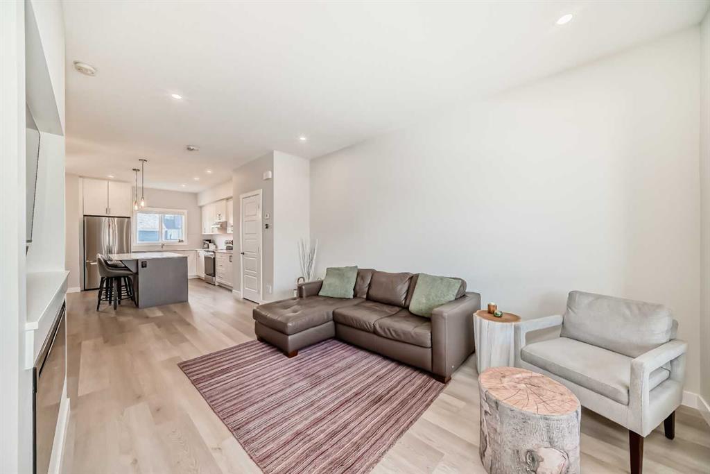 Picture for 934 Cobblemore Common SW https://www.cirrealty.ca/reb/creb/43/A2265943_19.jpg