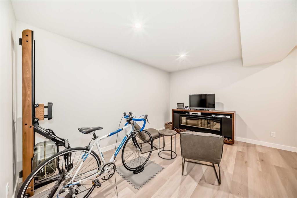 Picture for 934 Cobblemore Common SW https://www.cirrealty.ca/reb/creb/43/A2265943_33.jpg