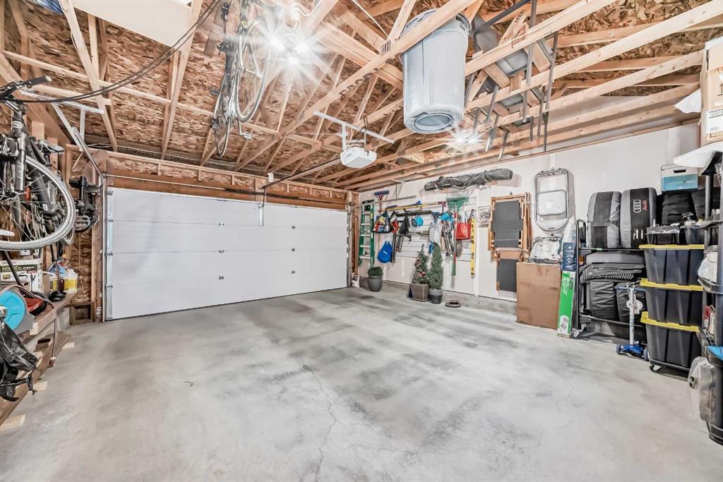 Picture for 934 Cobblemore Common SW https://www.cirrealty.ca/reb/creb/43/A2265943_40.jpg