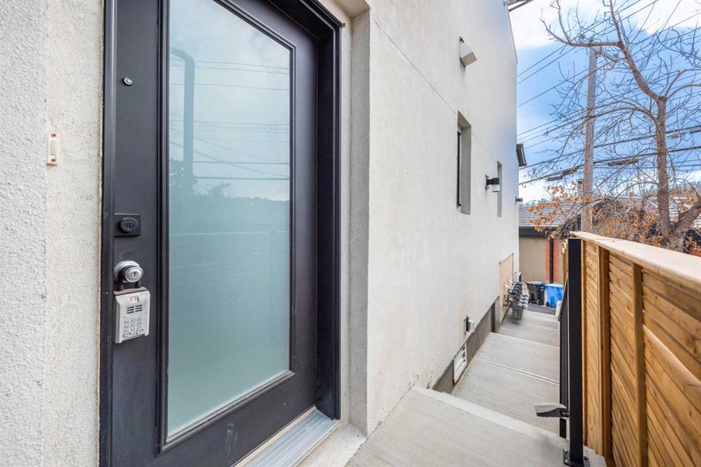 Picture for 2, 2635 1 Avenue  NW