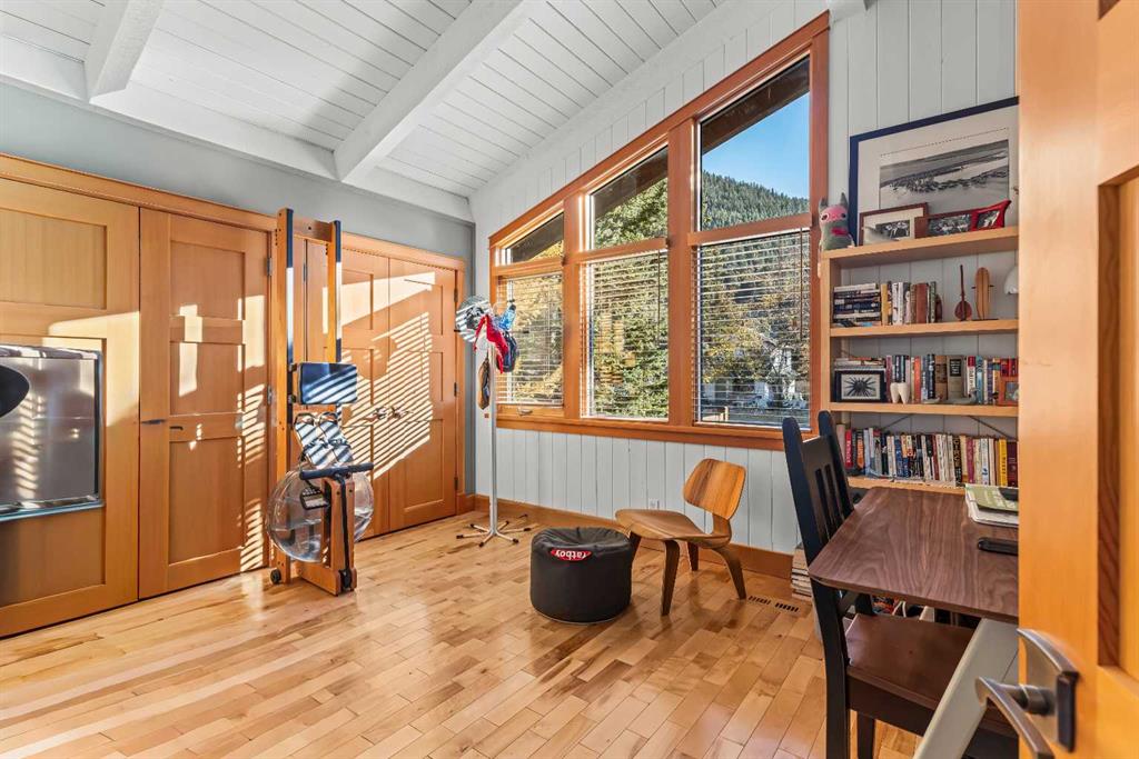 Picture for 347 Muskrat Street 