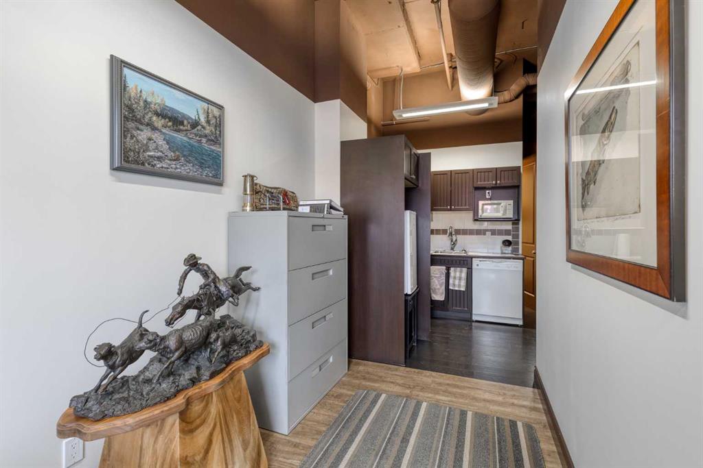 Picture for 2, 505 Railway Street W