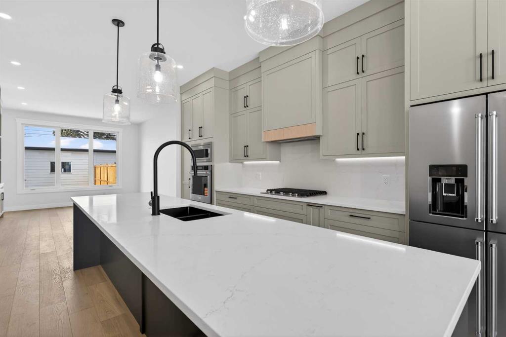 Picture for 1137 41 Street SW