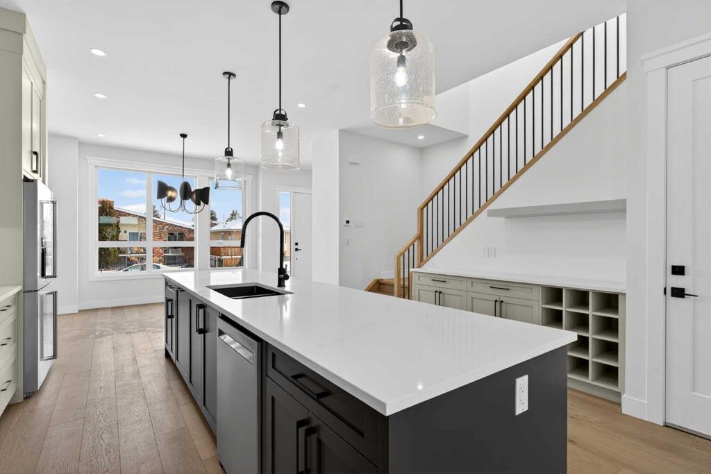 Picture for 1137 41 Street SW