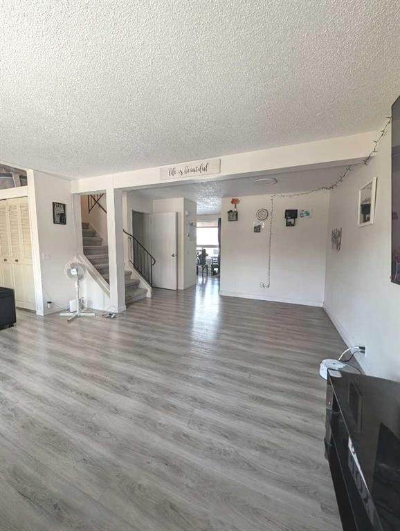 Picture for 272 Abinger Crescent NE