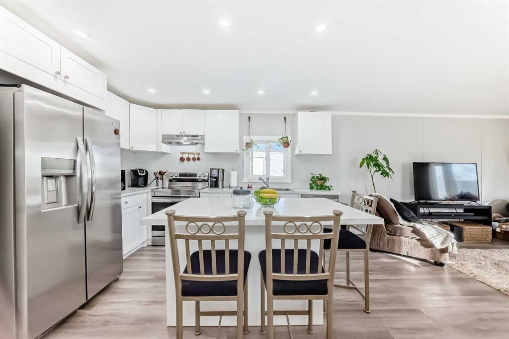 Picture for 237, 6220 17 Avenue SE