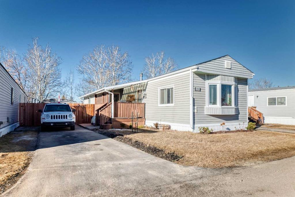 Picture for 237, 6220 17 Avenue SE