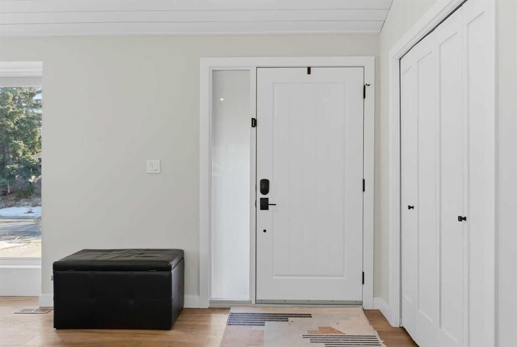 Picture for 6725 Livingstone Drive SW