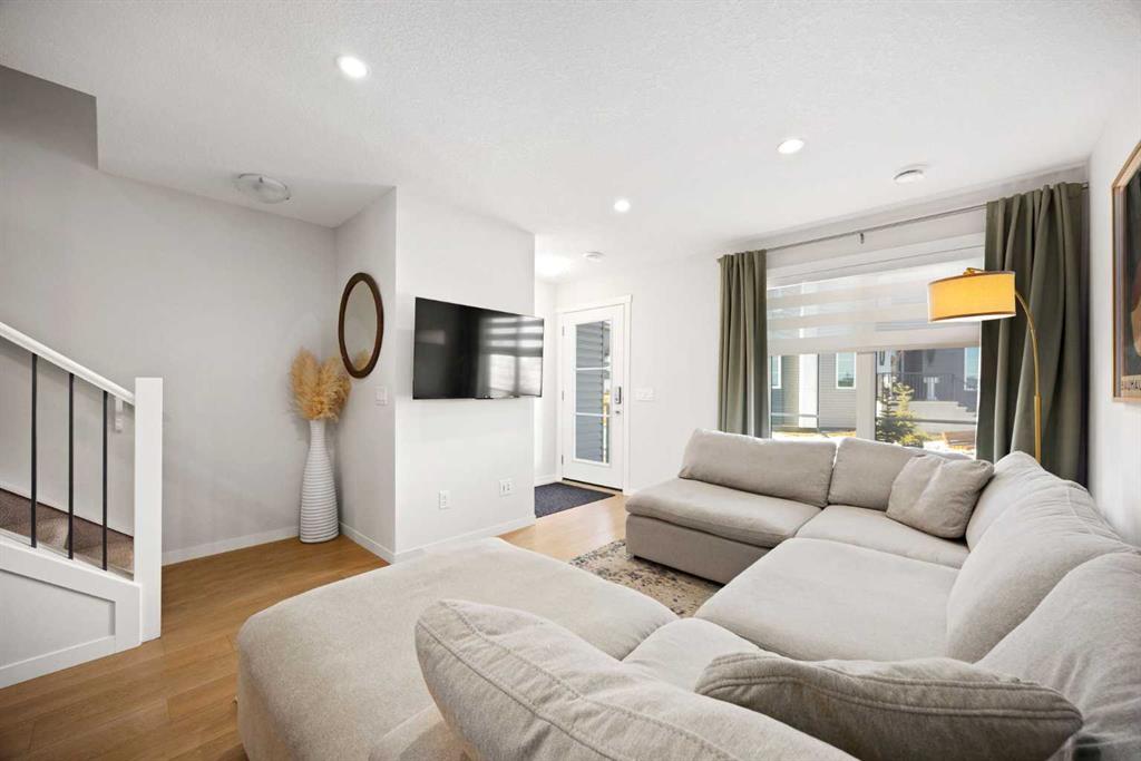 Picture for 403, 474 Seton Circle SE