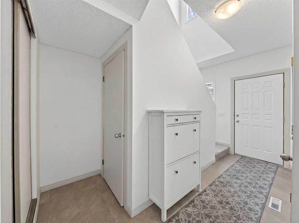 Picture for 63 Harvest Glen Heights NE