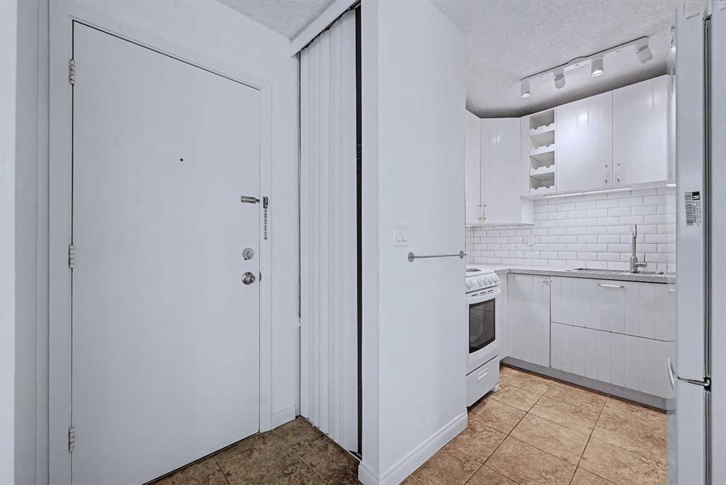 Picture for 402C, 5601 Dalton Drive NW